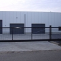 Industriële poorten met draadpanelen en puntenkam in zwarte kleur
